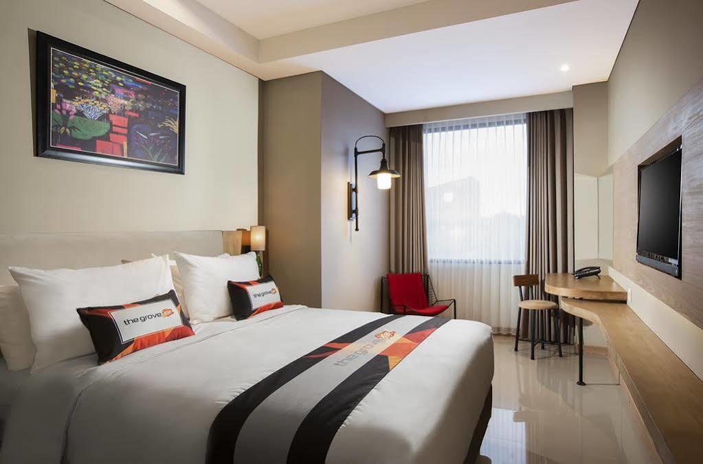 Yellow Star Gejayan Hotel Yogyakarta Exterior foto